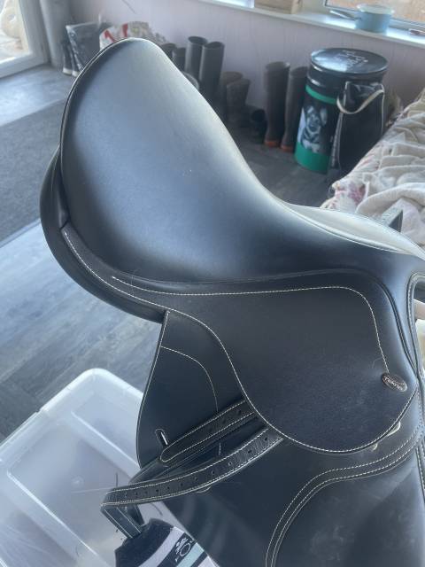 Selle 15,5 pouces Tekna 