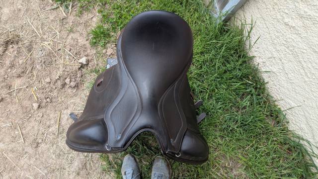 Selle dressage light ikonic