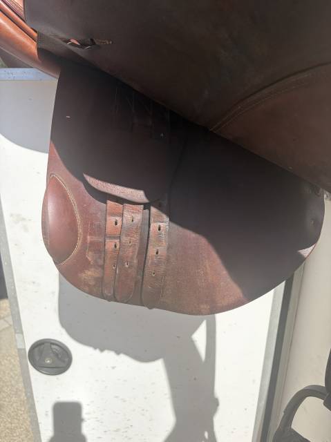 Selle childeric 17" en tr&egrave;s bon &eacute;tat