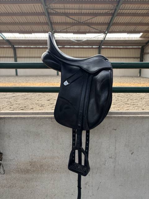 Selle de dressage Bates Isabelle Werth
