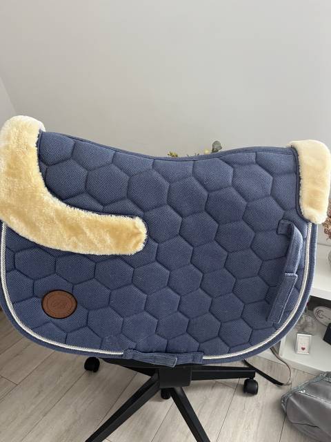 tapis &eacute;quitation bleu felix buhler