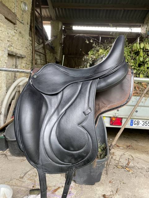 Selle de dressage antares