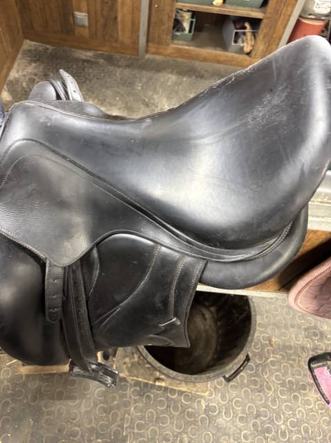 Selle de dressage Antares Cadence 