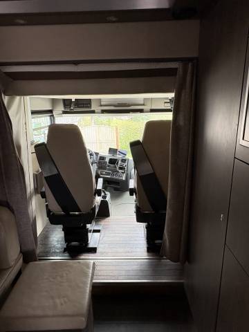 A vendre renault magnum stx avec grand pop out