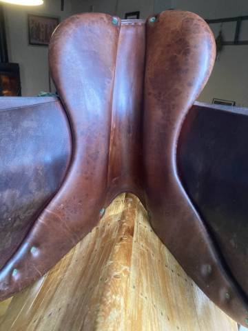 Selle d&rsquo;&eacute;quitation &agrave; vendre &ndash; Tr&egrave;s bon &eacute;tat