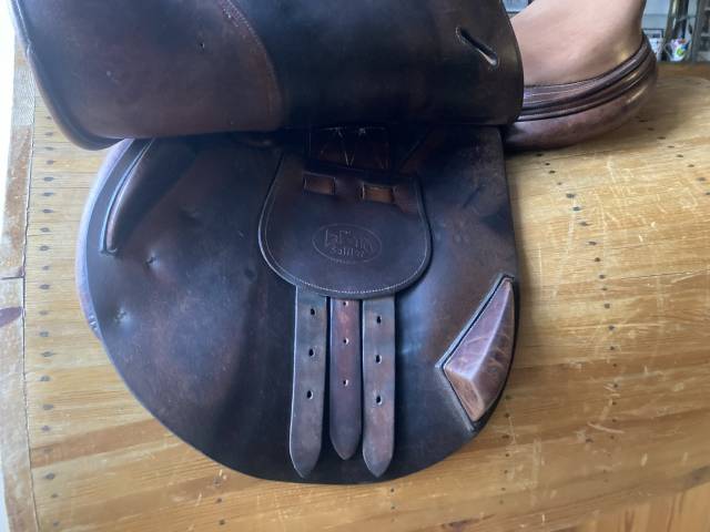 Selle d&rsquo;&eacute;quitation &agrave; vendre &ndash; Tr&egrave;s bon &eacute;tat
