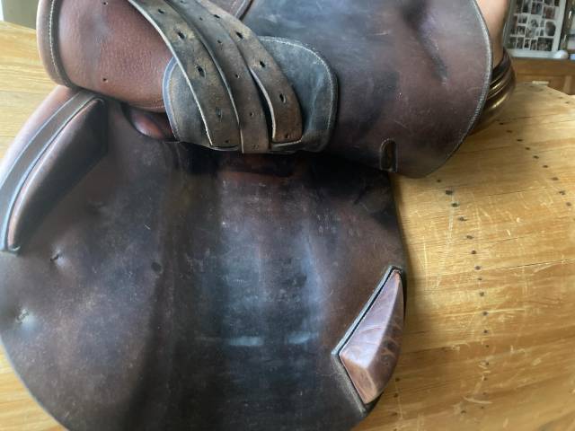 Selle d&rsquo;&eacute;quitation &agrave; vendre &ndash; Tr&egrave;s bon &eacute;tat