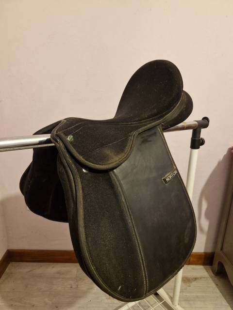 Selle Norton noir 