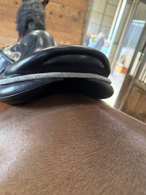 Selle devoucoux monoquartier 17 pouces