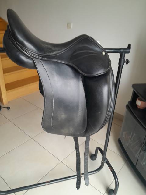 Selle de dressage DAC Child&eacute;ric 16'5