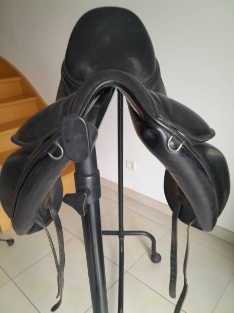 Selle de dressage DAC Child&eacute;ric 16'5