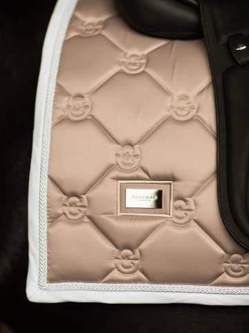 Tapis de selle SAND Dressage - Equestrian Stockholm - Haute performance