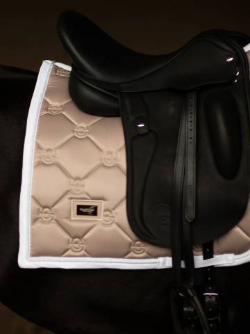 Tapis de selle SAND Dressage - Equestrian Stockholm - Haute performance
