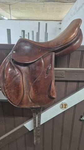 Selle saumur 17,5