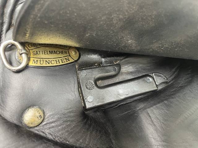 Selle mixte "nez coup&eacute;"