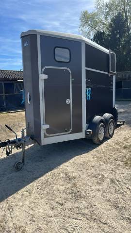 Vans ifor williams 2012