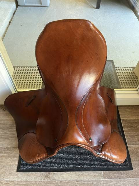 Selle en cuir St&uuml;bben