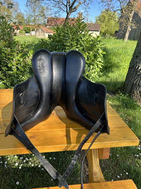 Selle Dressage Childeric Dpl 17.5 pouces 