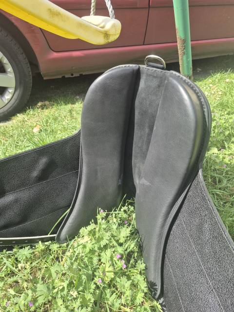 Selle de dressage en cuir GUy Cantin neuve 