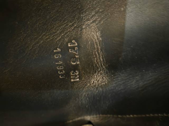 Selle de dressage Altair (antares)  Noir  Taille 17,5, quartiers 3N