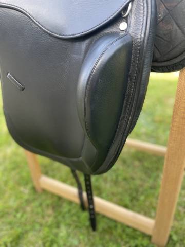 Selle dressage New Era - Time Rider   Taille 17,5 