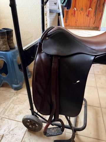 Selle de dressage de marque DAALEMAN 18 pouces