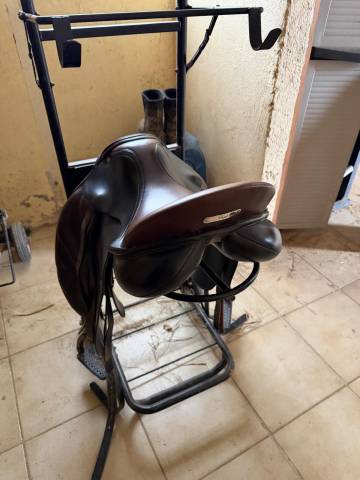 Selle de dressage de marque DAALEMAN 18 pouces