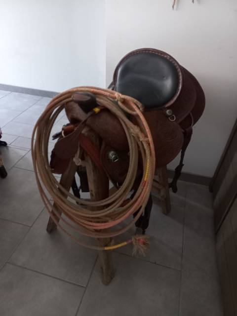 Selle western  + tapis + lasso