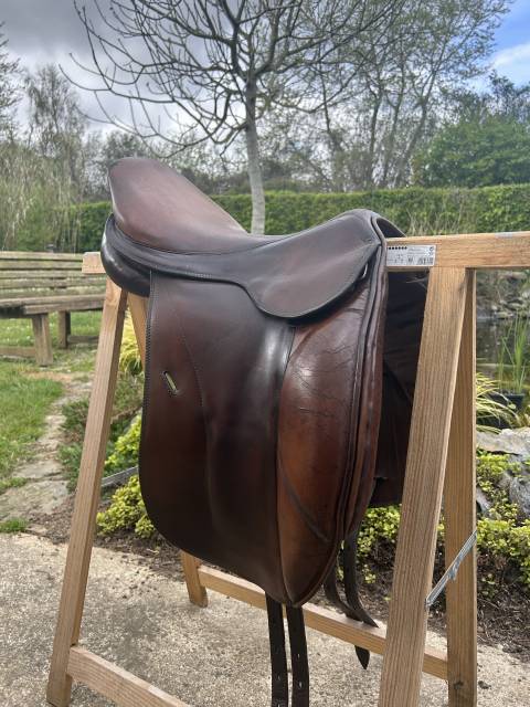 Selle de dressage Forestier marron 17.5