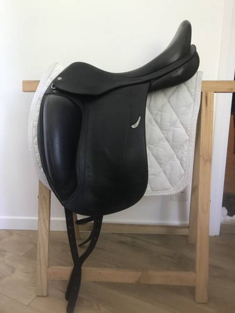 Selle de dressage Equipe Emporio 17,5