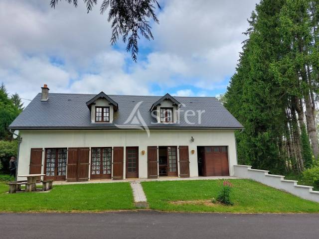 Ensemble bâti avec environ 21,19 ha de foncier