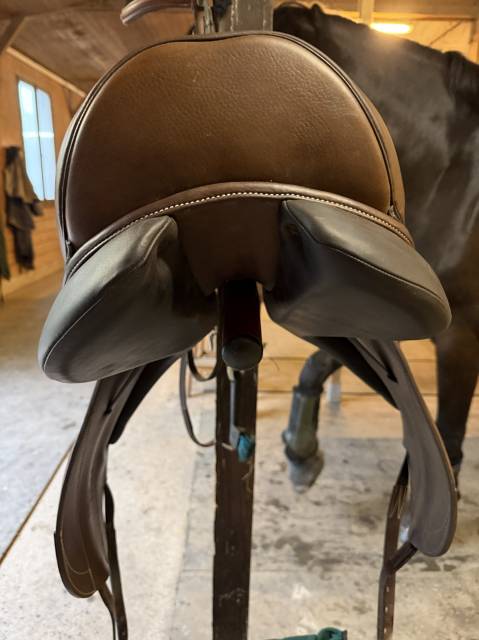 Selle Forestier Dressage AACHEN 18 ann&eacute;e 2025