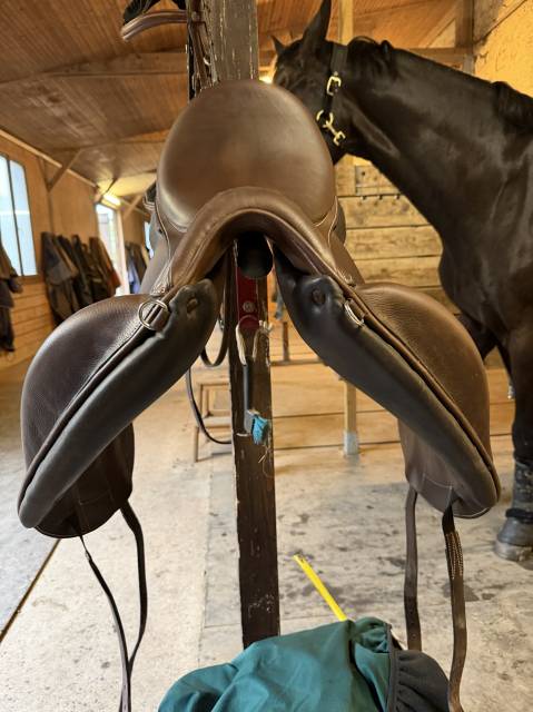 Selle Forestier Dressage AACHEN 18 ann&eacute;e 2025