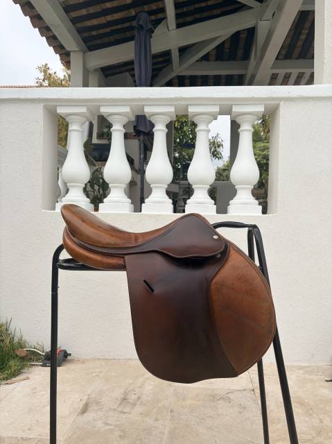 VENTE - SELLE BUTET SAUMUR SEMI-CREUSE 