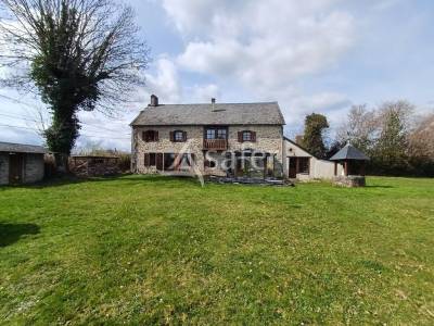 Propri&eacute;t&eacute; d'environ 5ha40 avec ses b&acirc;tis &agrave; vocation d'accuei