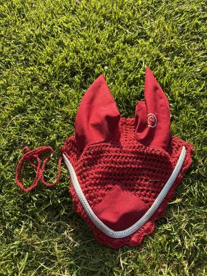 Bonnet rouge Equith&egrave;me