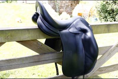 Selle de dressage Child&eacute;ric DPL 17,5&rdquo;