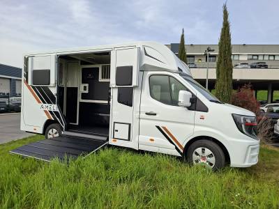 Camion chevaux AMELINE - 5 passagers - Stalle &eacute;levage