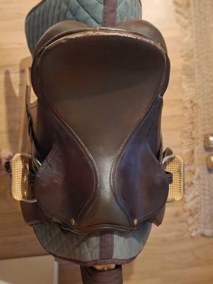Selle d'obstacle en cuir brun