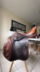 Selle Antares taille : 17   couleur : marron 