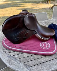 Selle GBS sellier 16,5 pouces 