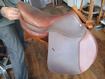 Selle neuve ar&ccedil;onerie fran&ccedil;aise 