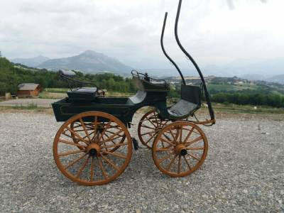 Voiture hippomobile
