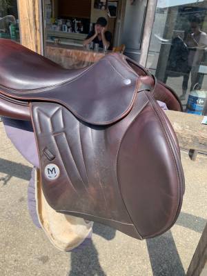 Selle Meyer 17 pouces mod&egrave;le Marianne 
