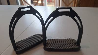 &Eacute;triers Jin stirrup