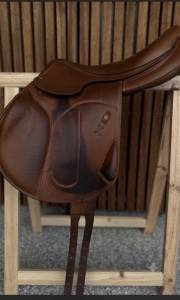Selle mono quartier 17,5pouces &eacute;quip&eacute;e 