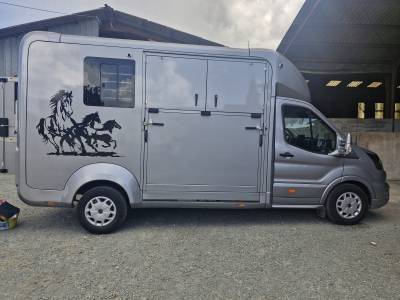 VL  FORD 3 PLACES STALLES 