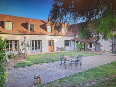 Long&egrave;re authentique, terrain 2.3 HA, 500m&sup2; d&eacute;pendances