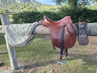 Selle FORESTIER, mod&egrave;le TREC, taille 17''