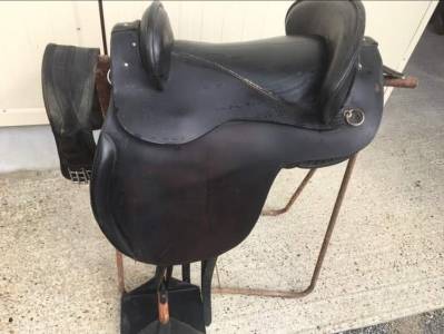Selle de dressage espagnole